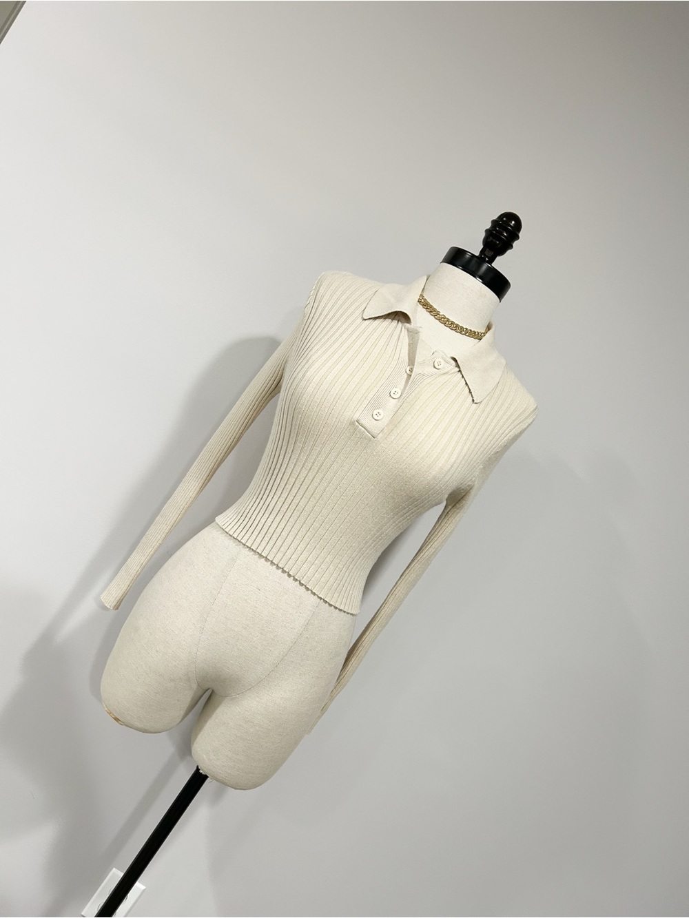 Cropped Ribbed salty Knit Top in Cream